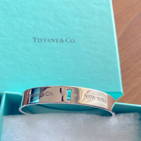 Tiffany & Co Silver Locks 2 Diamond Keyhole  Bangle - Picture 2 of 3